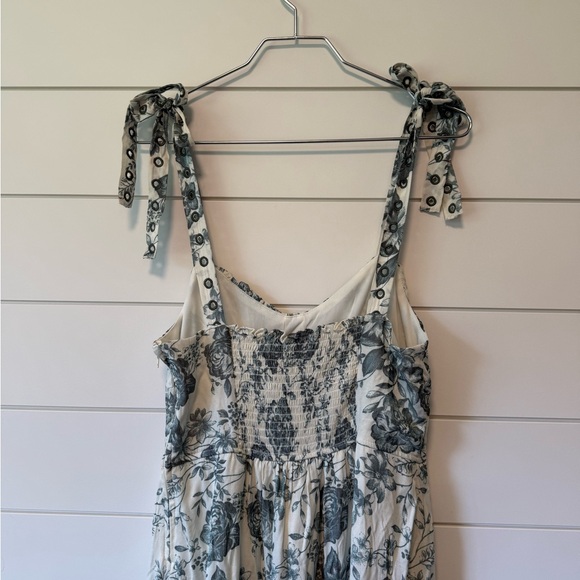 Trixxi Blue and White Floral Print Dress Cottagecore Romantic Spring Size M - Picture 5 of 7